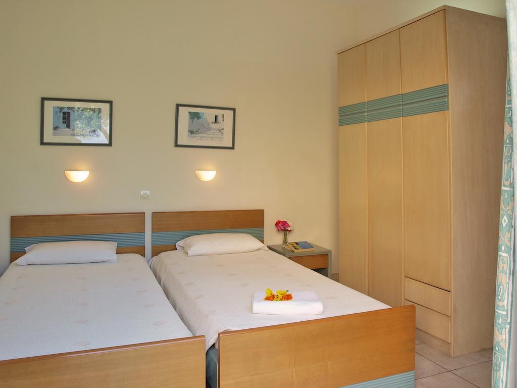 Artemis Apartments Kalivai Exteriör bild